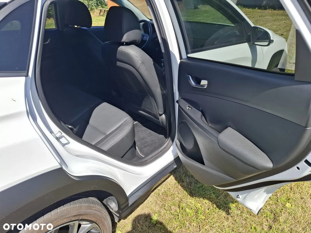 Hyundai Kona - 12