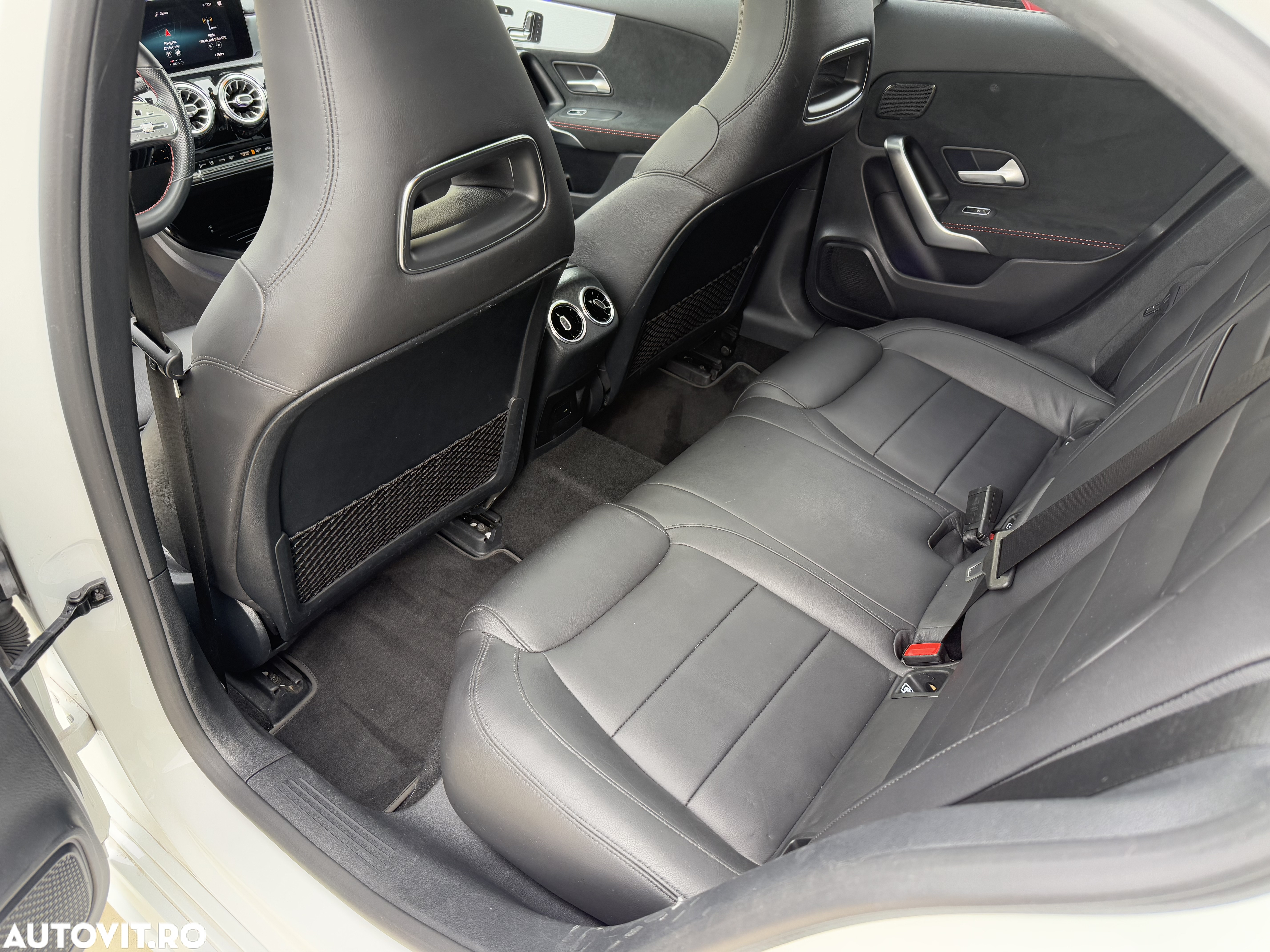 Mercedes-Benz A 180 7G-DCT Edition AMG Line - 13