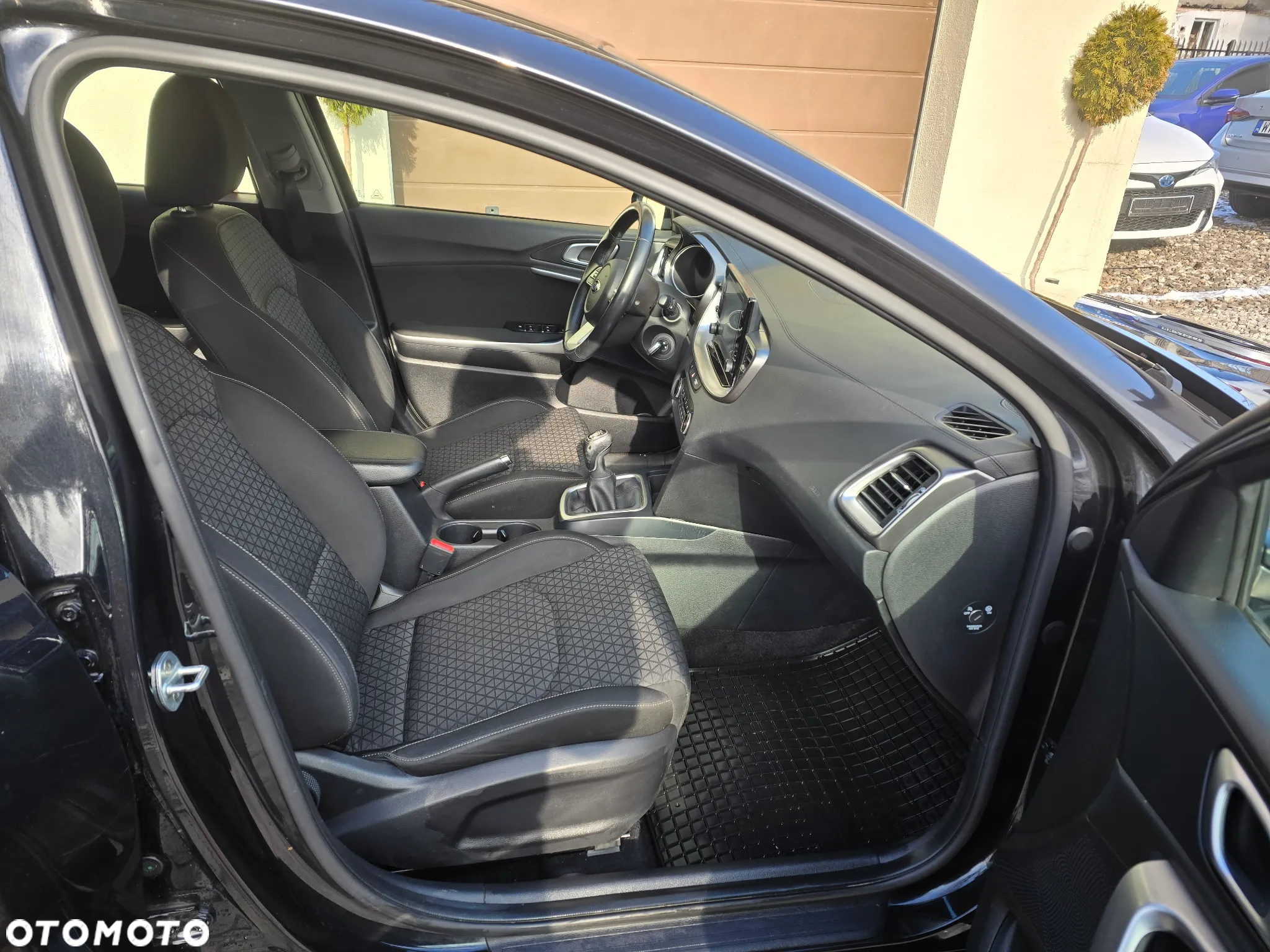 Kia Ceed - 9