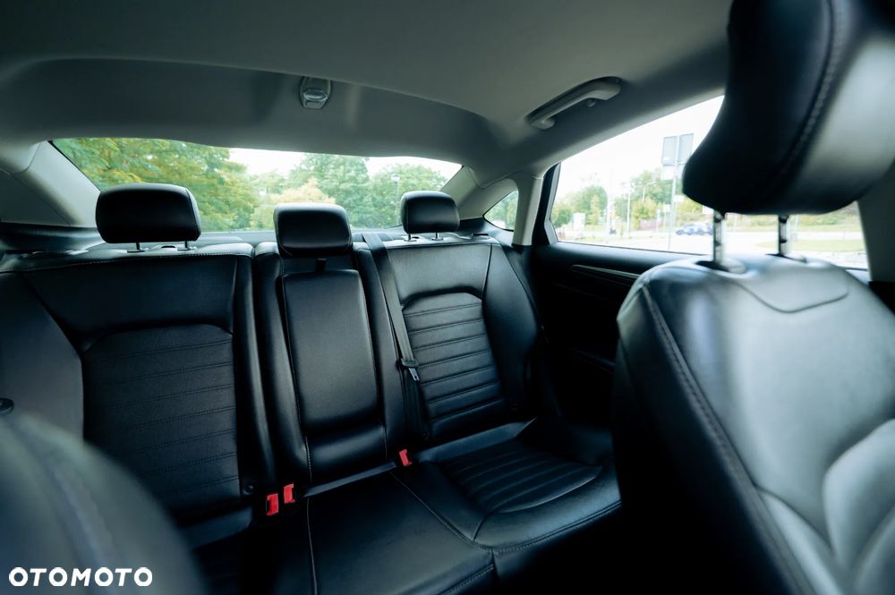Ford Fusion 2.0 EcoBoost Titanium - 29