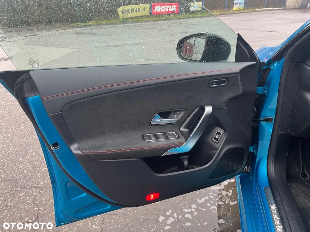 Mercedes-Benz CLA 250 4Matic 8G-DCT AMG Line Advanced Plus - 34