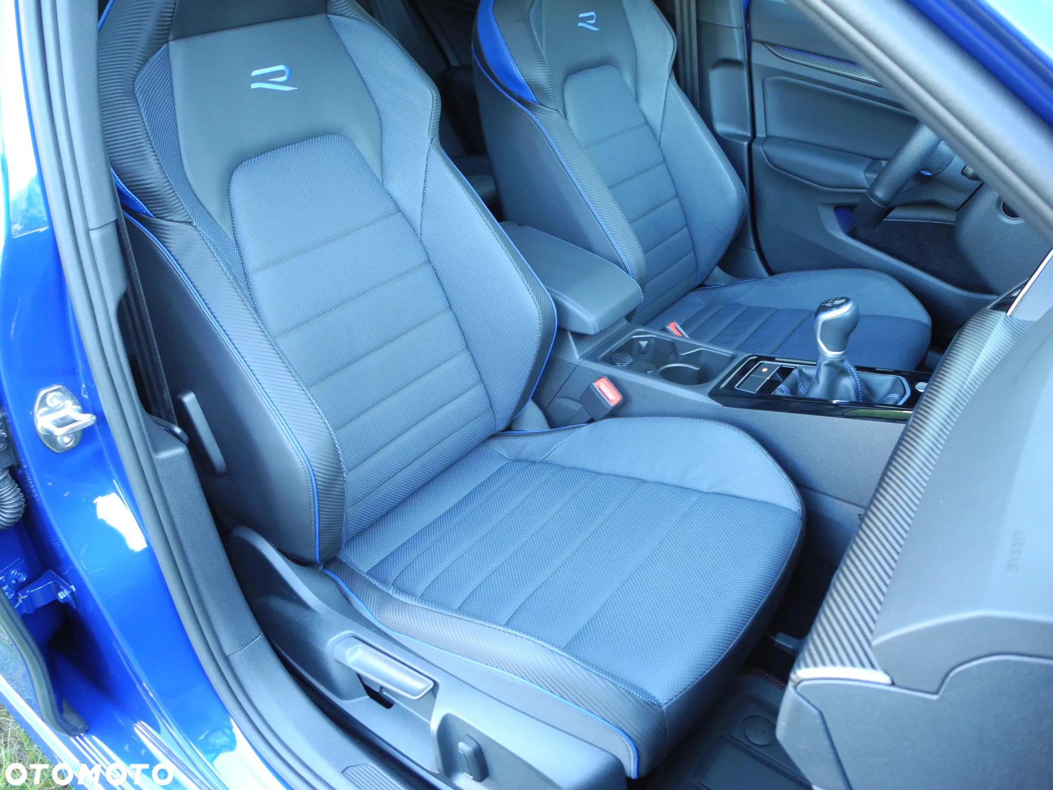 Volkswagen Golf - 22