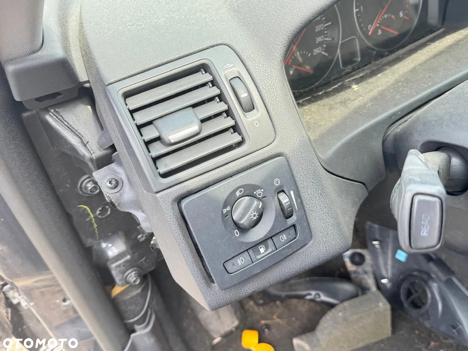 VOLVO V50 2012 r poj. 2.0 Diesel 150 KM  - części - 12