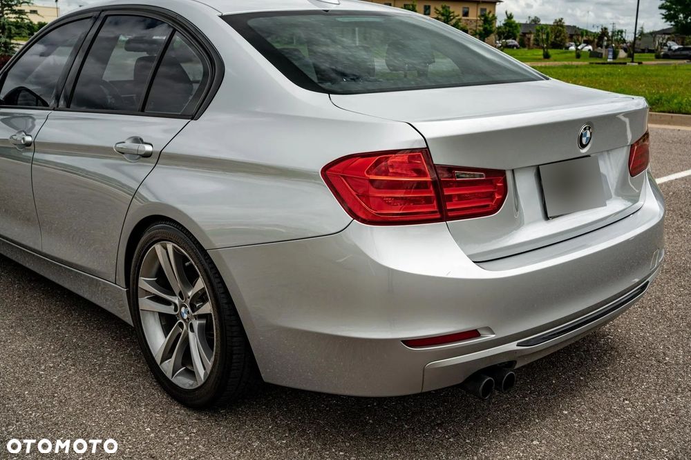 BMW Seria 3 330i Sport Line Shadow - 15