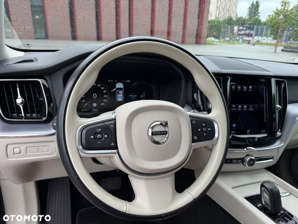 Volvo XC 60 T6 Plug-In Hybrid AWD Inscription - 7