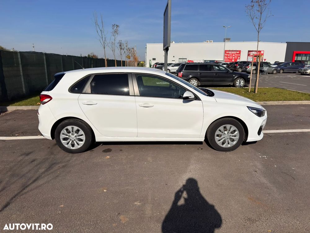 Hyundai i30 1.4 100CP 5DR M/T Classic+ - 6