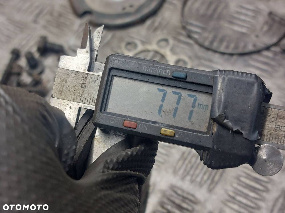 SPRZĘGŁO TARCZA + KOŁO ZAMACHOWE BORA I 1.6 16V - 11