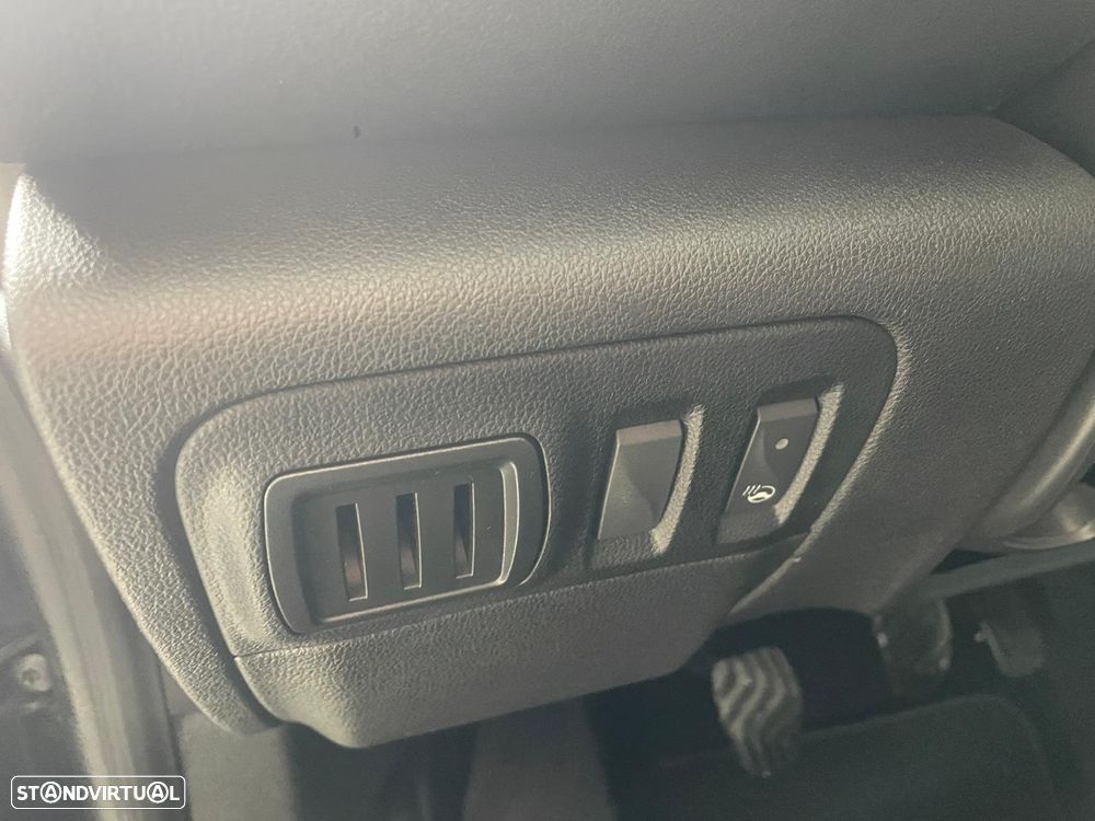 Renault Mégane ENERGY TCe 130 BOSE EDITION - 21