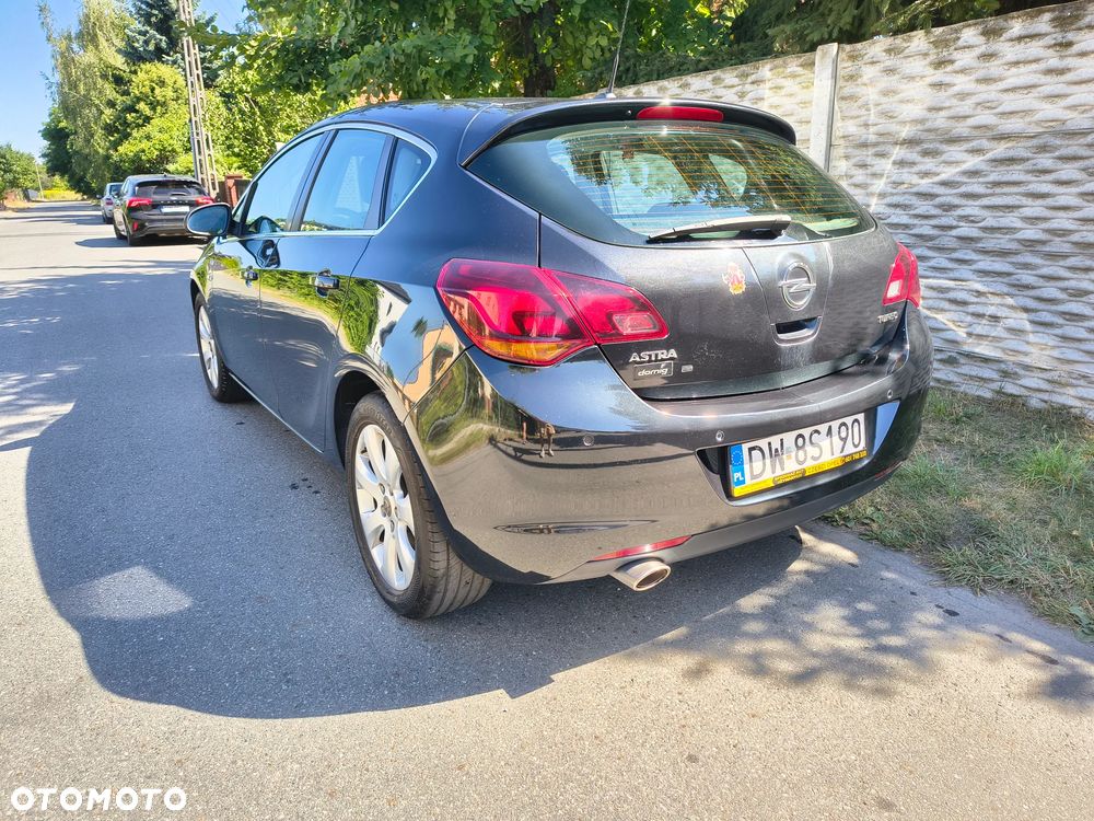 Opel Astra 1.6 T Cosmo - 6