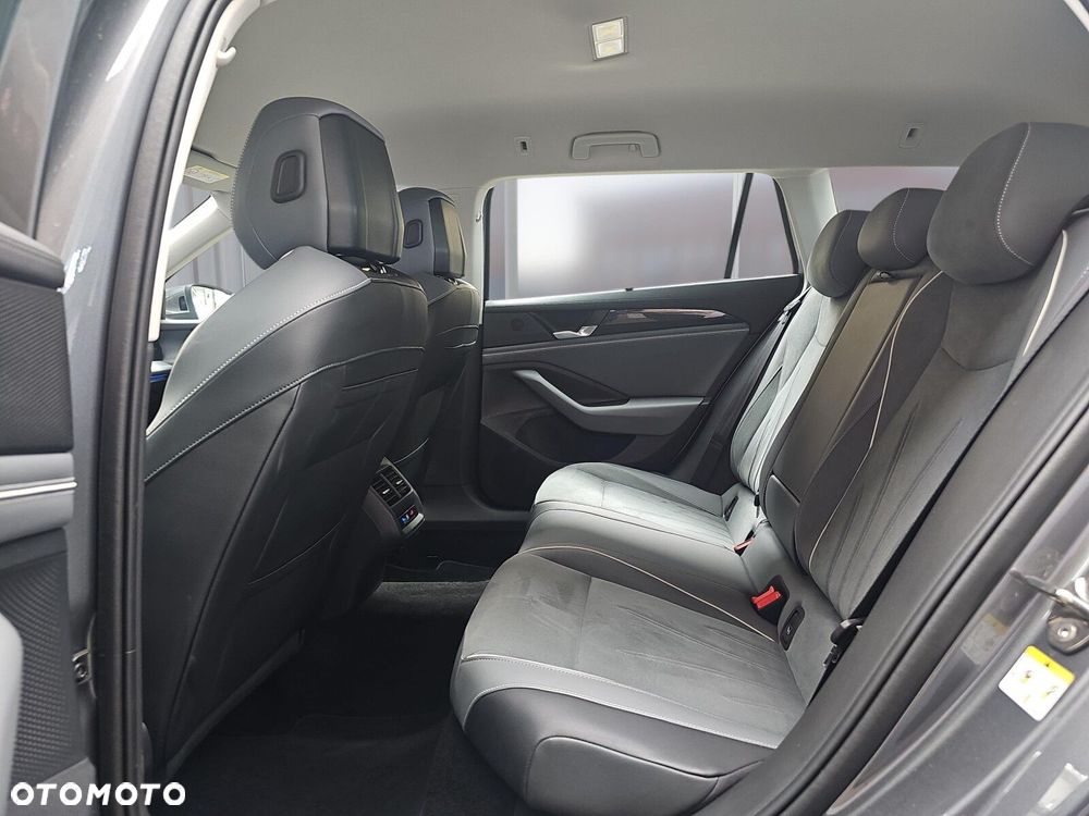 Volkswagen Passat - 10