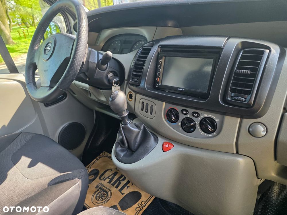 Opel Vivaro - 12