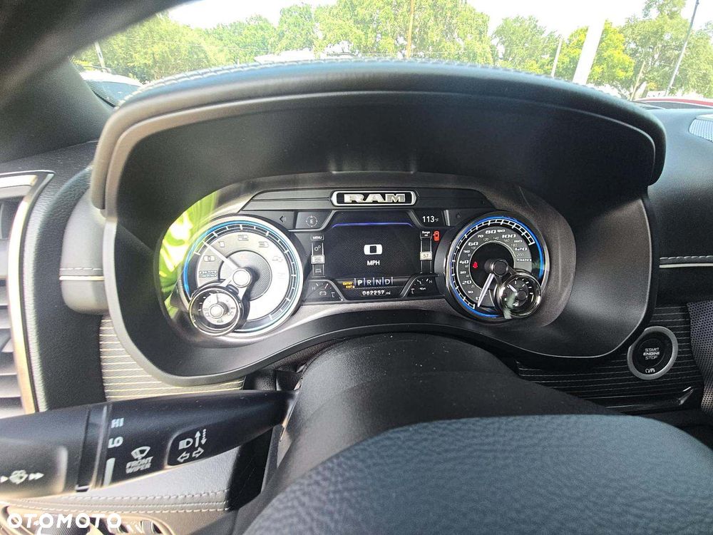 RAM 1500 5.7 Crew Cab Limited - 8