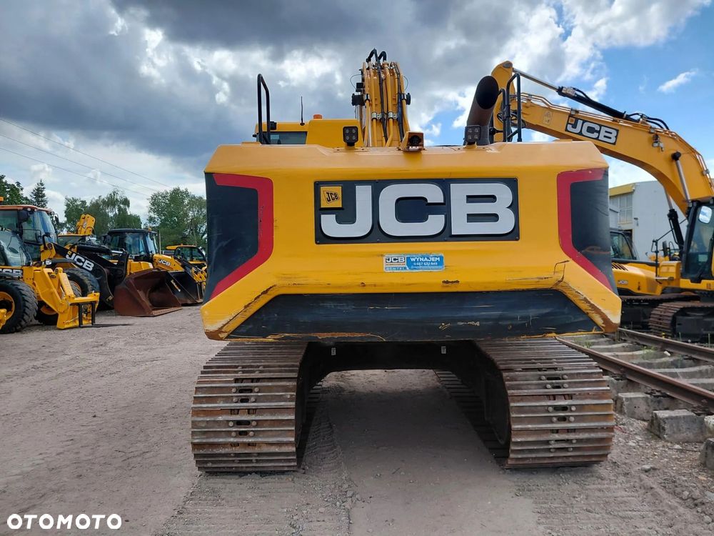 JCB 220X - 11
