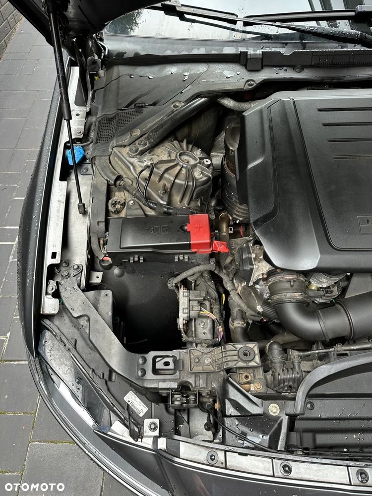 Jaguar XF 2.0 i4D R-Sport - 36