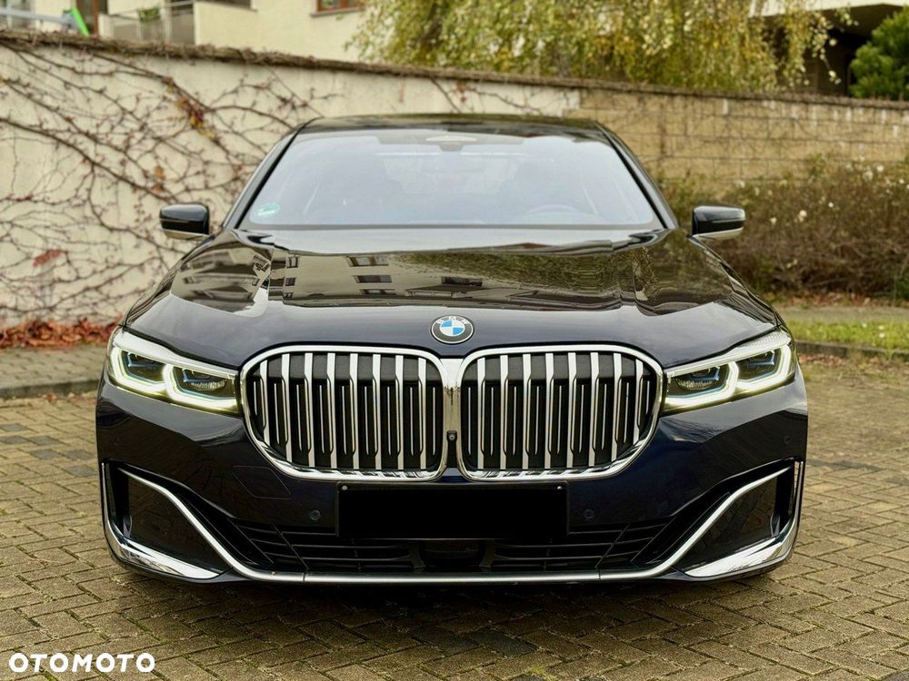 BMW Seria 7 750i xDrive sport - 11