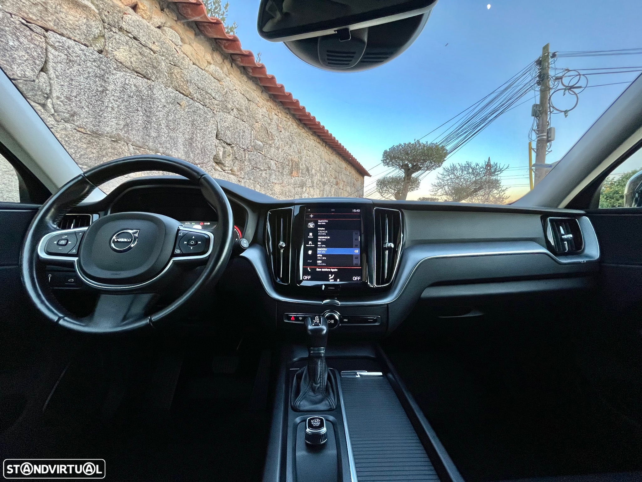 Volvo XC 60 2.0 D4 Momentum AWD Geartronic - 45