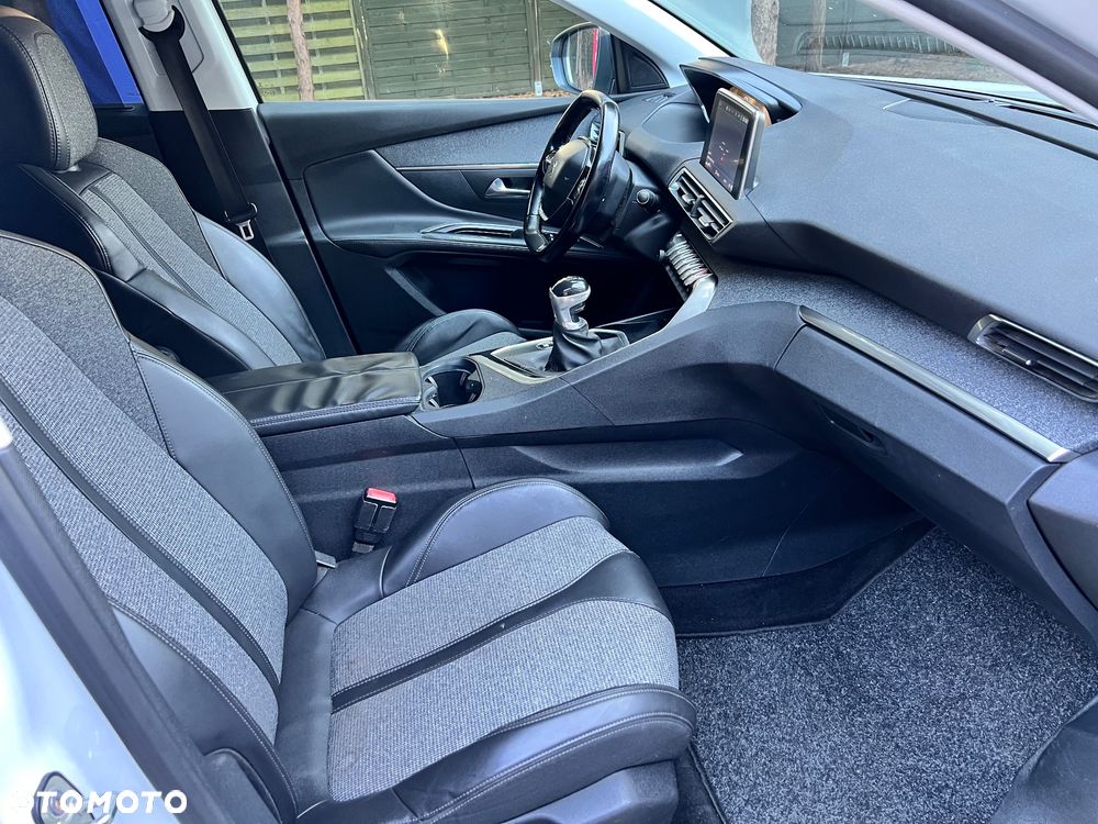 Peugeot 5008 - 26