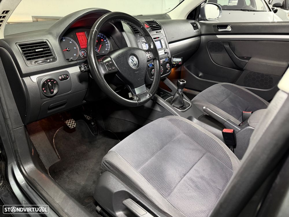 VW Jetta 1.9 TDi Sportline - 13