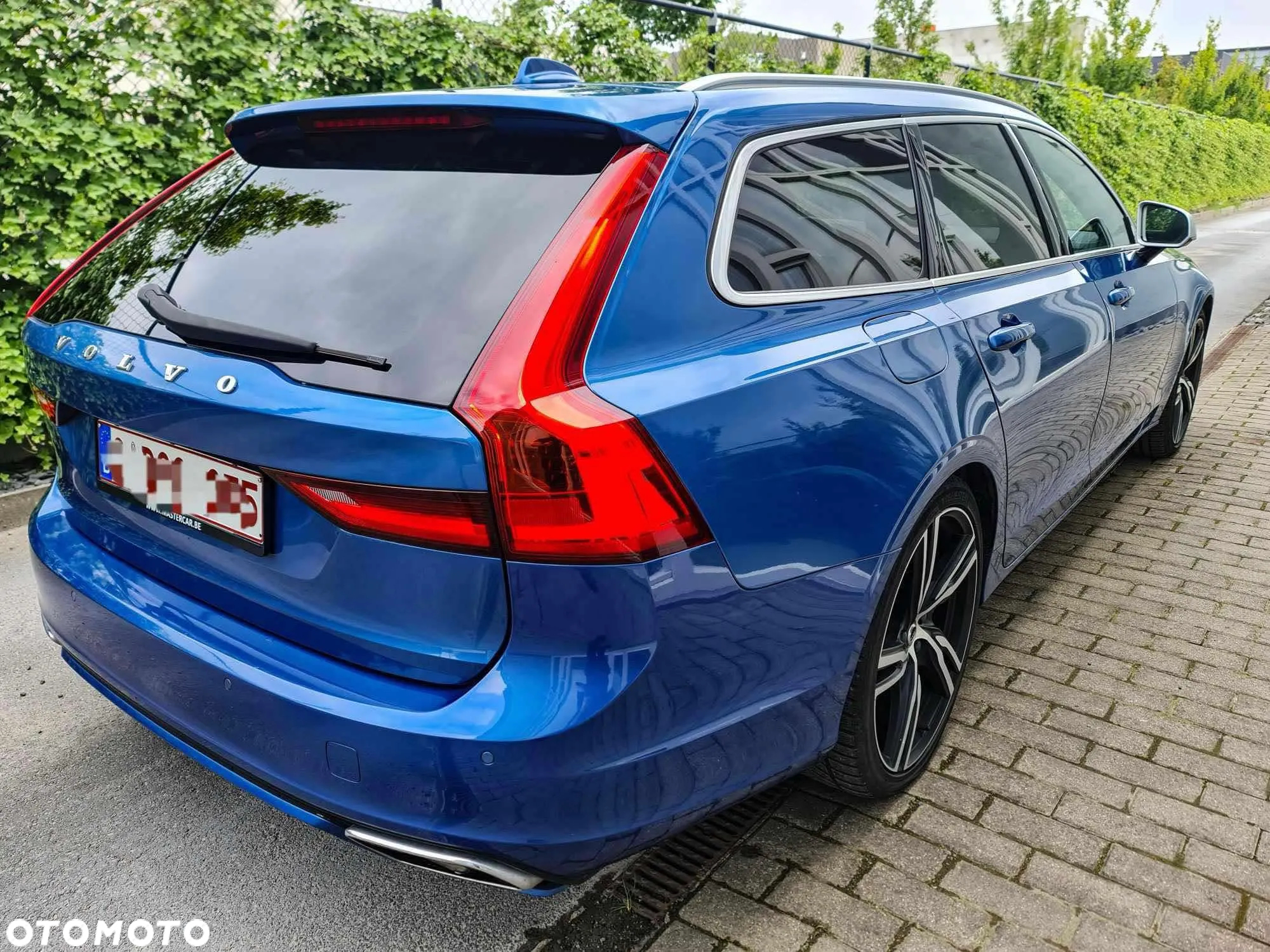 Volvo V90 D4 R-Design - 8