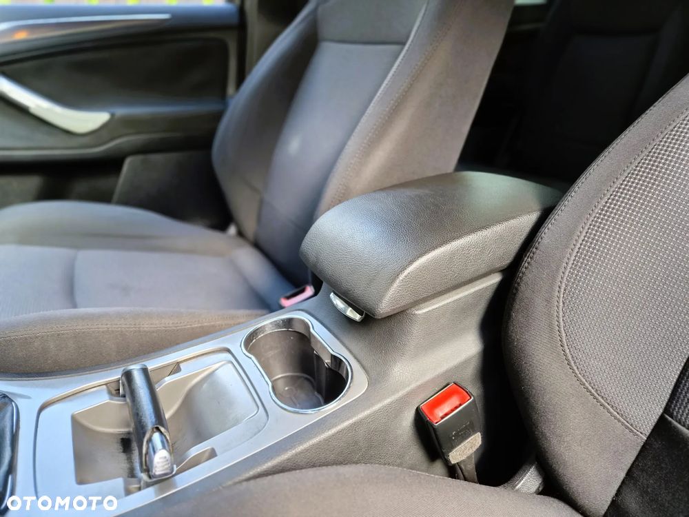 Ford S-Max - 22