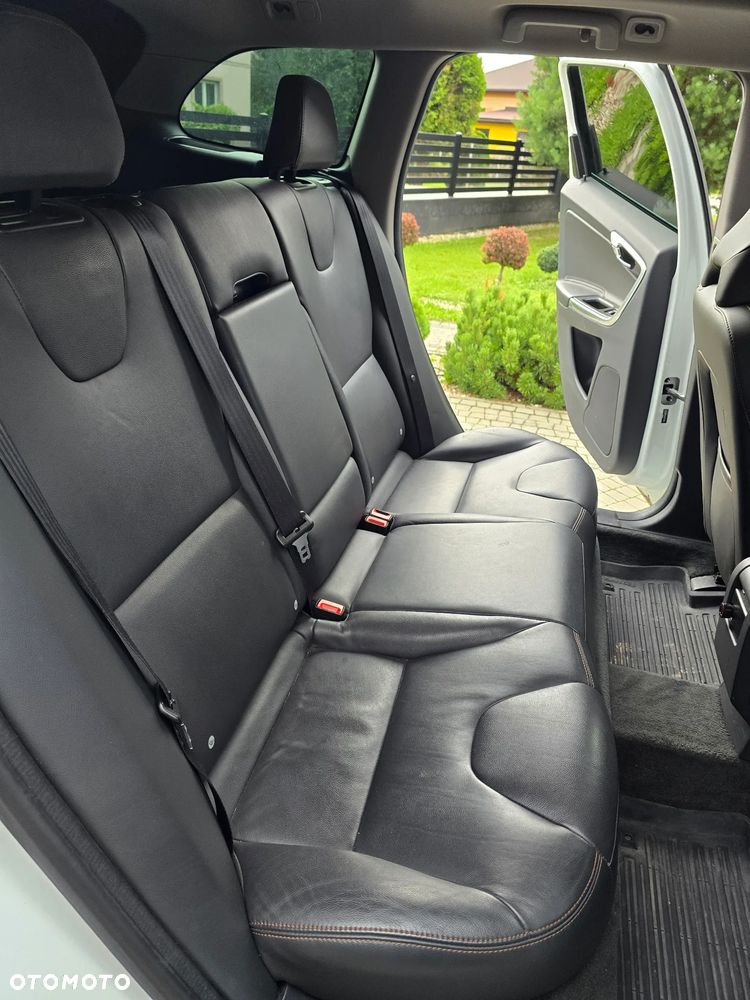 Volvo XC 60 T5 AWD Drive-E Momentum - 22