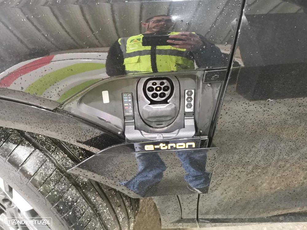 Audi e-tron 55 quattro S line - 9