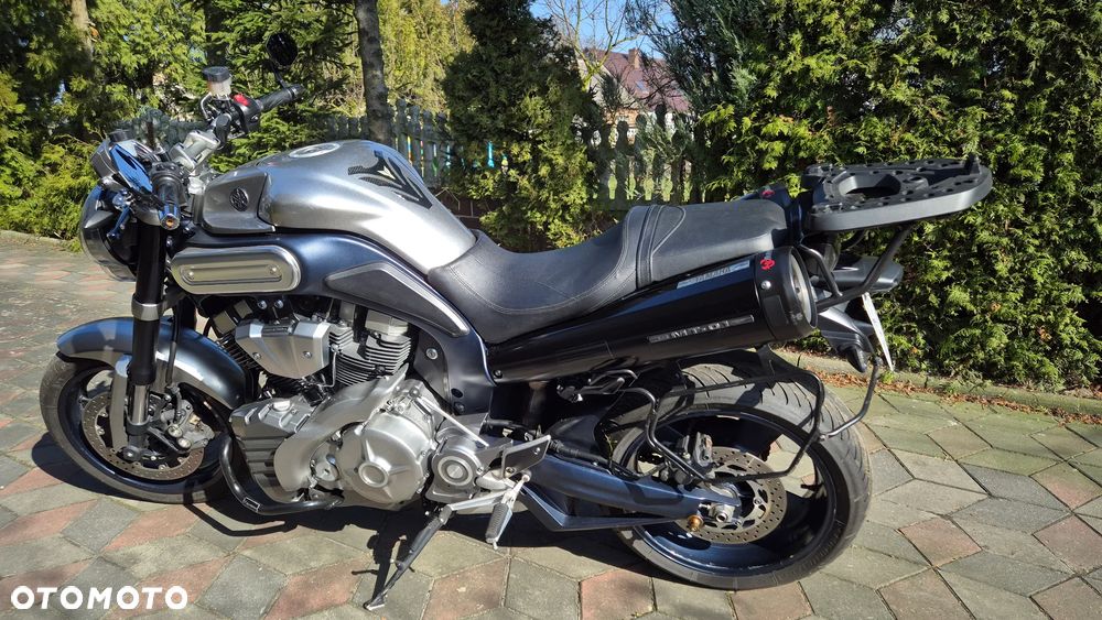 Yamaha MT - 7