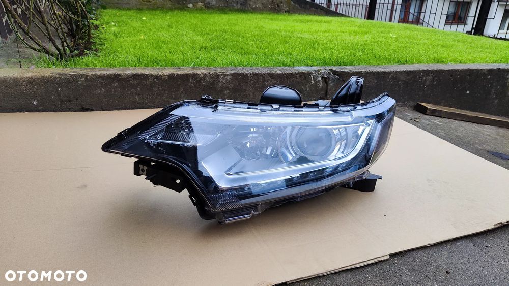 Mitsubishi Outlander Lift 16-23 Lampa Przód Soczewka Lewa Nieklejona Oryginał EU - 2