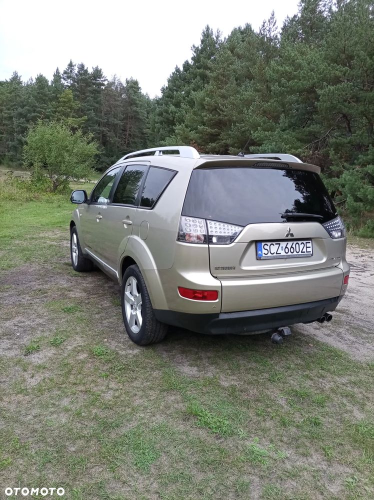 Mitsubishi Outlander 2.0 DI-D 4WD Intense - 9