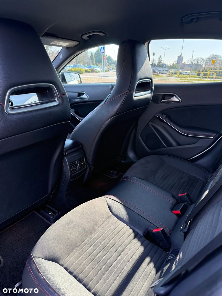 Mercedes-Benz GLA 220 4-Matic AMG Line - 9