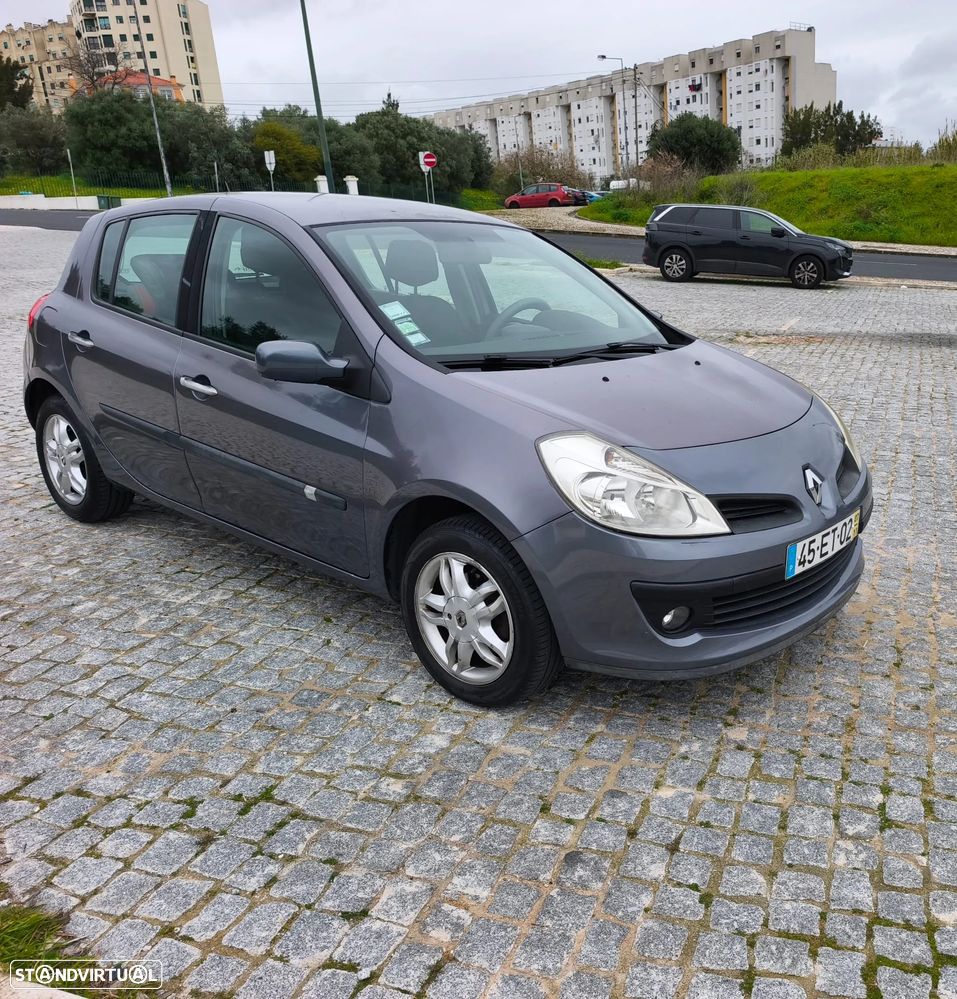 Renault Clio 1.2 16V Confort - 8