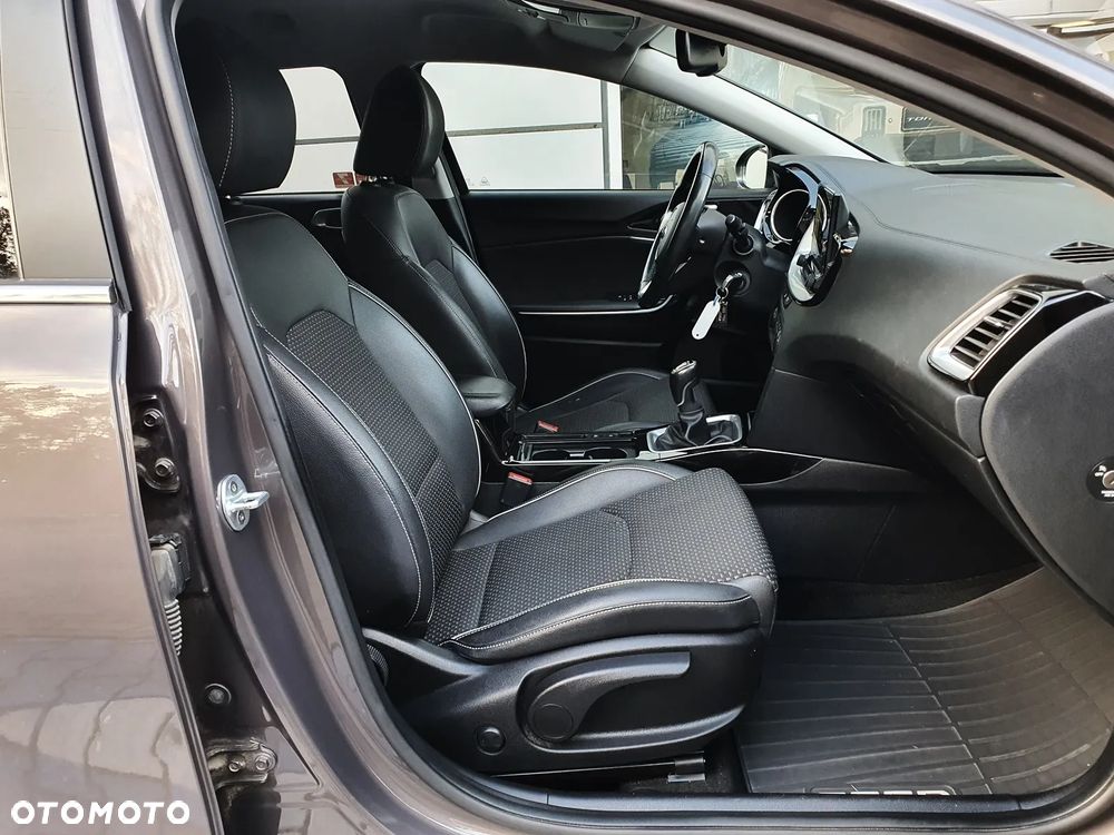 Kia Ceed 1.4 T-GDI L Business Line - 9