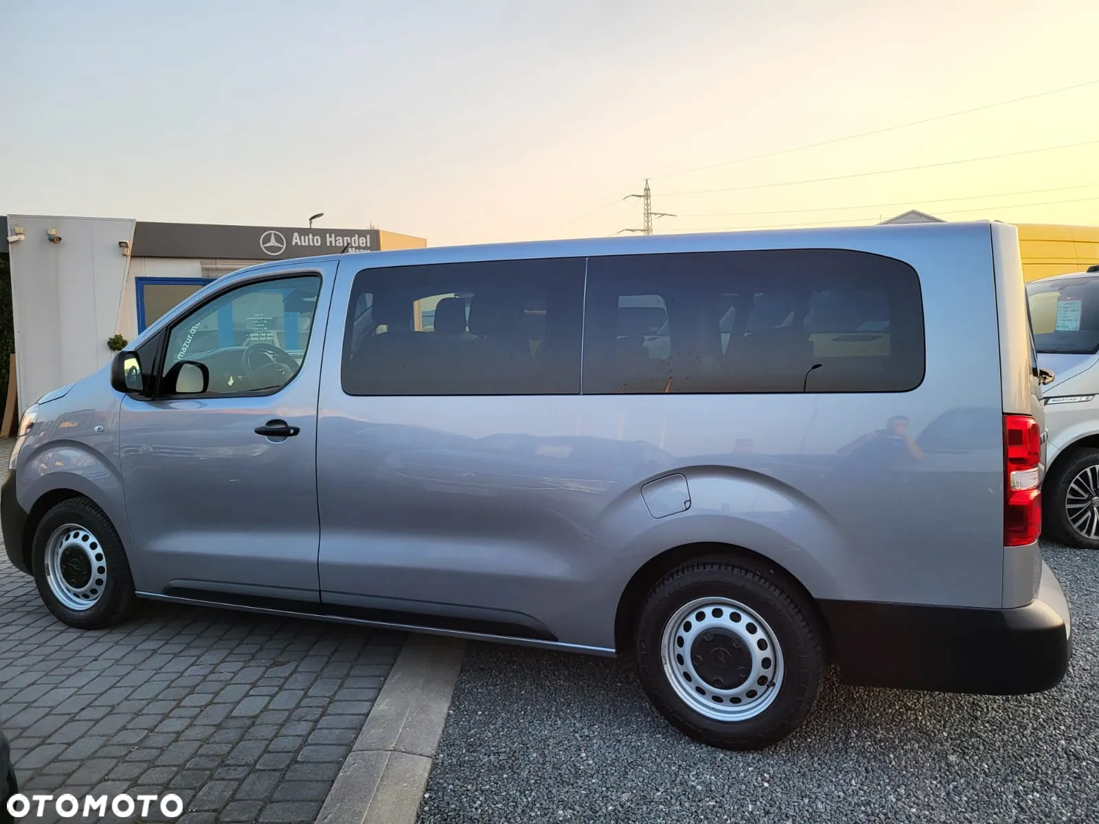 Opel VIVARO 1.6 CDTI - MAXI 9 OSÓB-KLIMA-ŁADNY-NAVI - 2