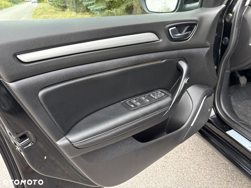 Renault Megane ENERGY TCe 130 BOSE EDITION - 23