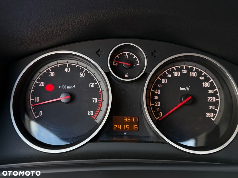 Opel Astra 1.6 NAVI - 18