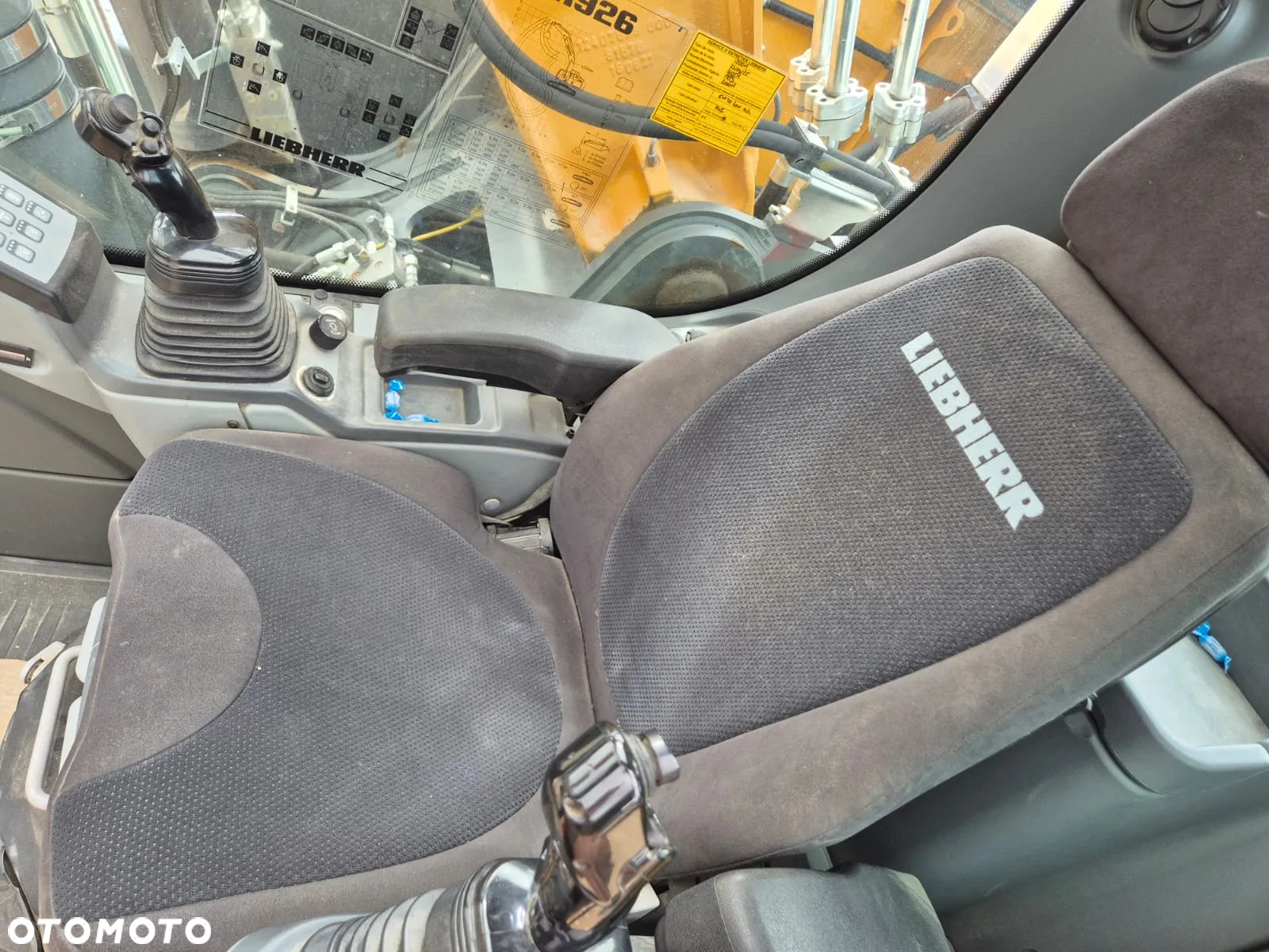 Liebherr R926 - 5