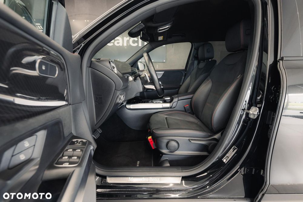 Mercedes-Benz GLB 200 4-Matic AMG Line 8G-DCT - 14