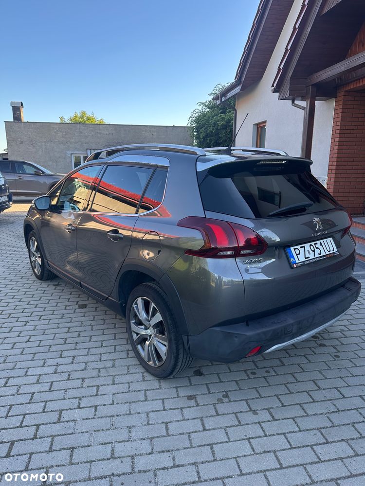 Peugeot 2008 1.2 Pure Tech GPF Allure S&S - 5