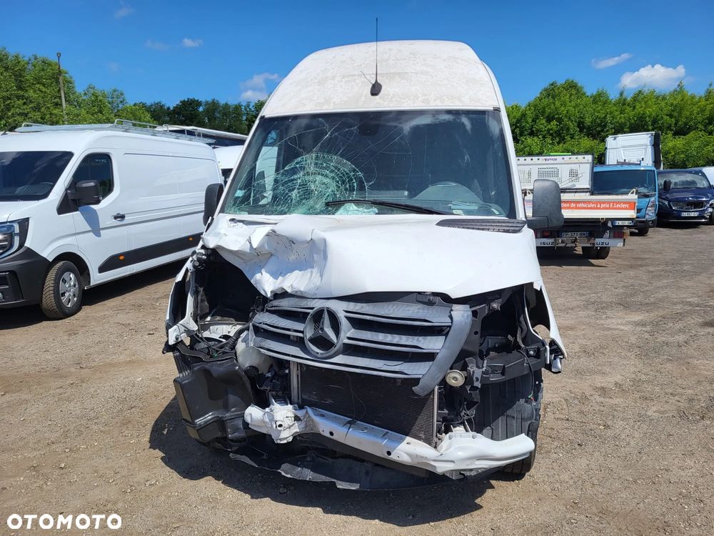 Mercedes-Benz Sprinter - 15