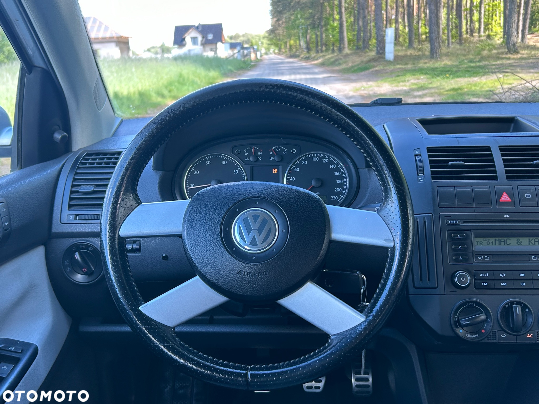 Volkswagen Polo 1.4 16V Comfortline - 23
