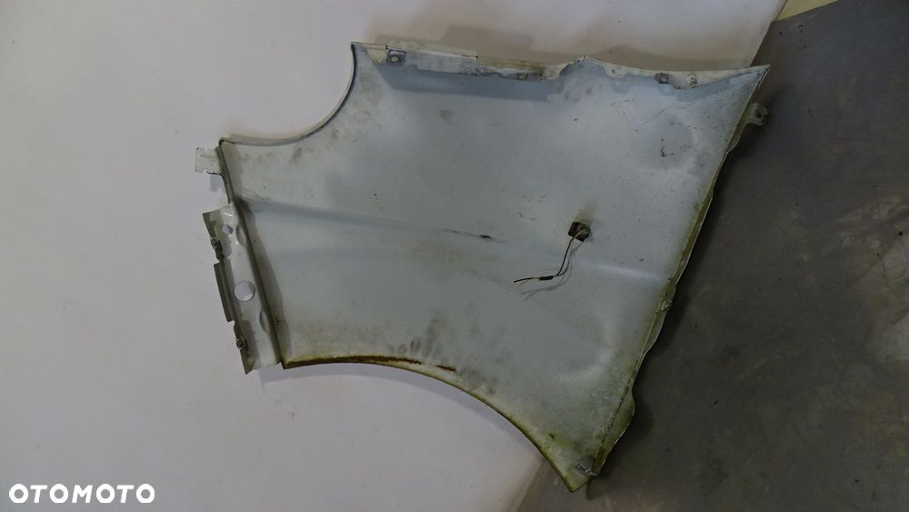 BŁOTNIK PRAWY PRZEDNI OPEL VIVARO - 4