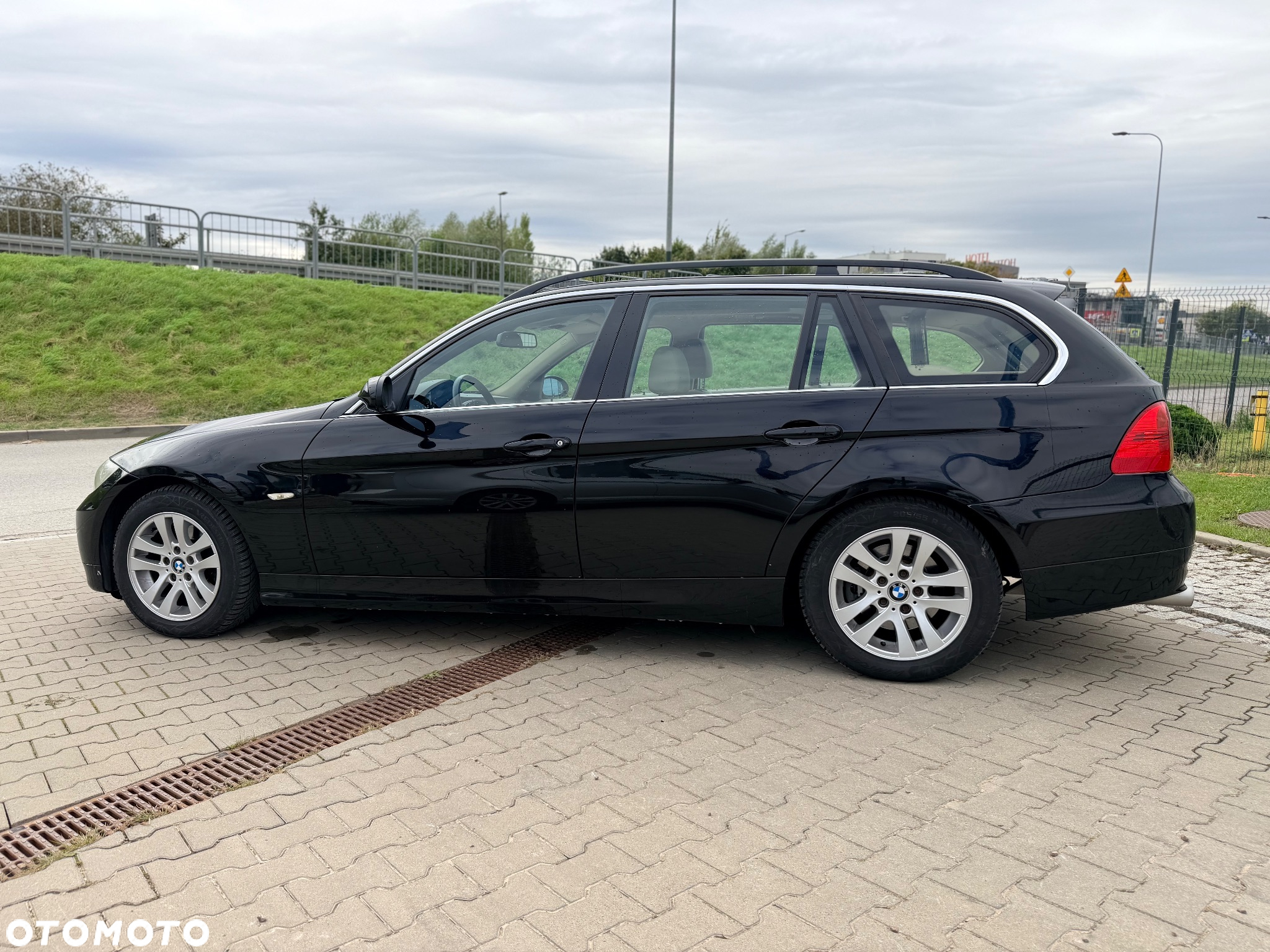 BMW Seria 3 325i - 7