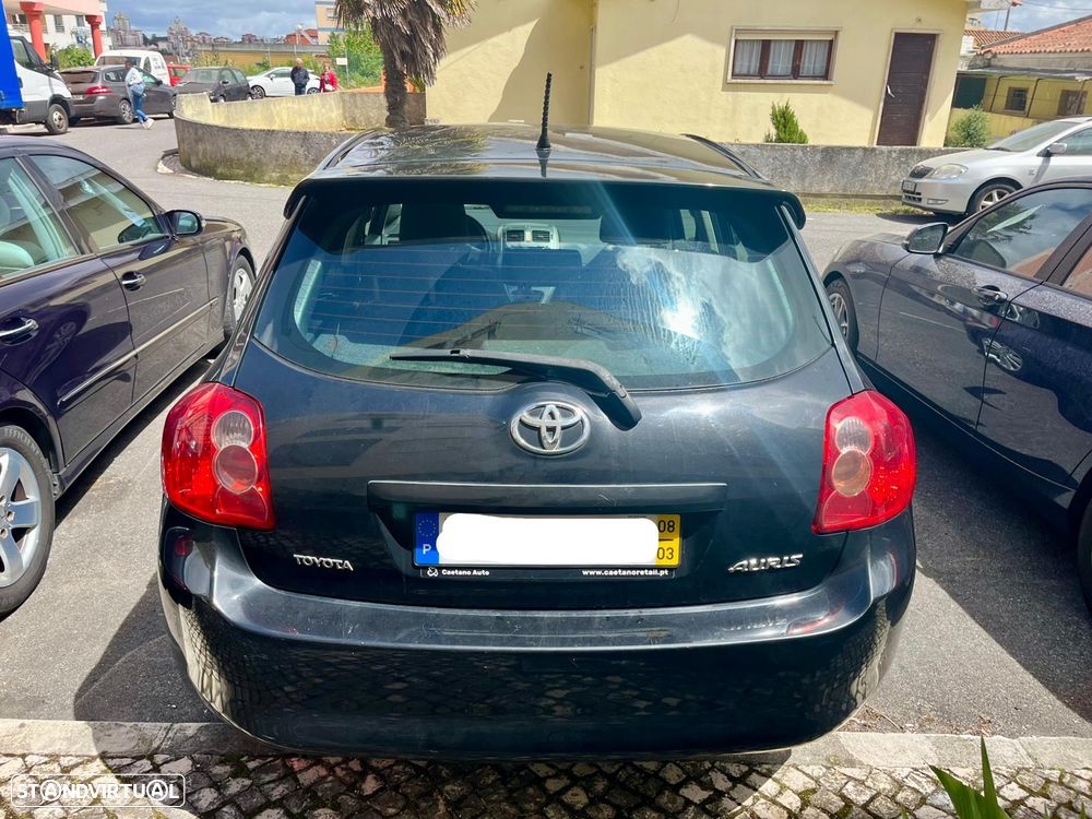 Toyota Auris 1.4 D-4D - 5