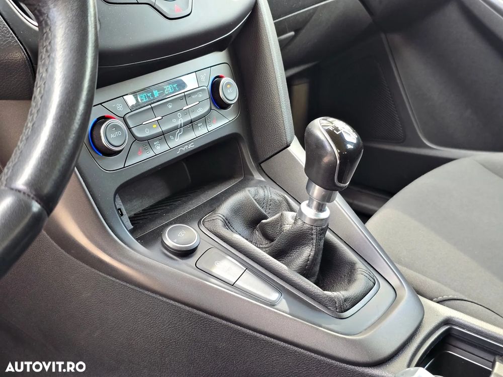 Ford Focus 1.5 TDCi DPF Start-Stopp-System Business - 24