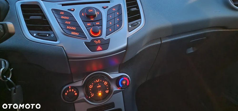 Ford Fiesta 1.25 Ambiente EU5 - 33