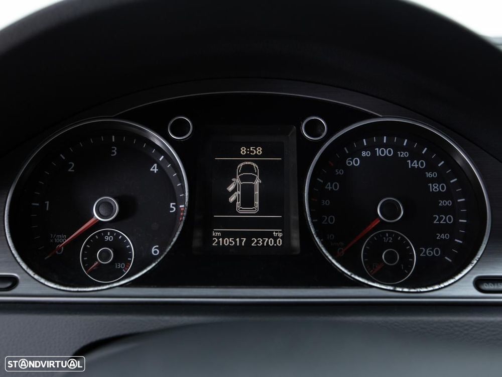 VW Passat Variant - 19