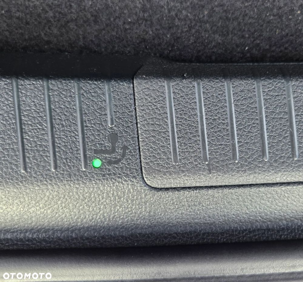 Volkswagen Golf - 25