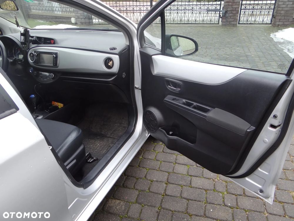 Toyota Yaris - 10
