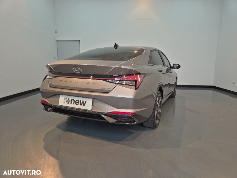 Hyundai Elantra 1.6 l 123 CP CVT Exclusive - 2