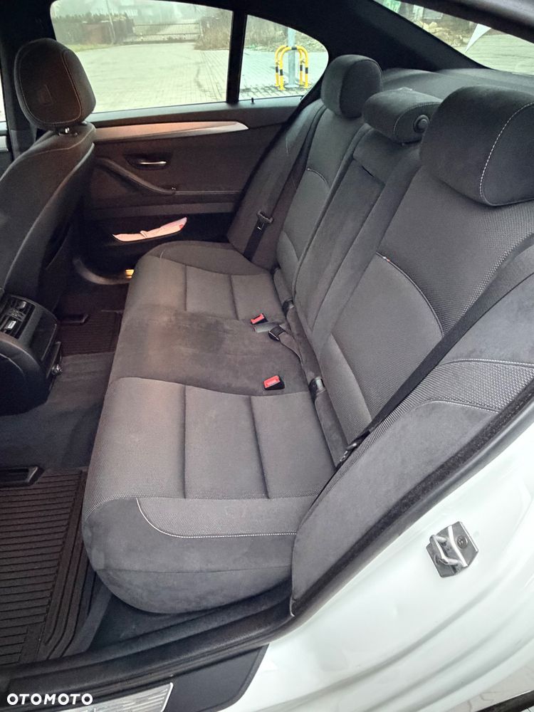 BMW Seria 5 535d xDrive - 27